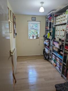 STUDY/DOWNSTAIRS BEDROOM