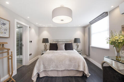 Master Bedroom (3...
