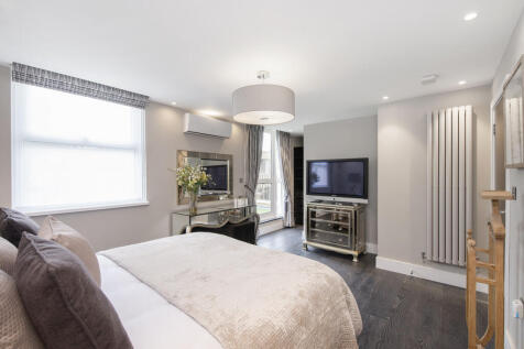 Master Bedroom (7...