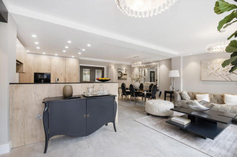 Open plan recepti...