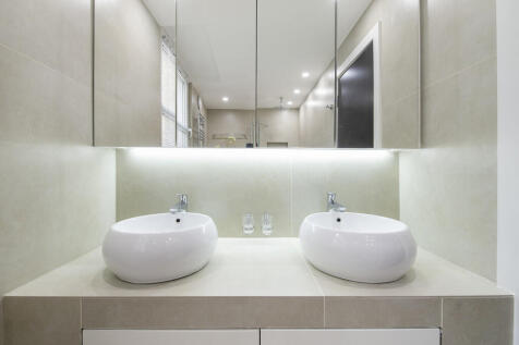 Bathroom 2 - 1st ...