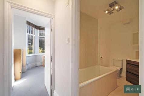 Flat 1, 165 Brond...
