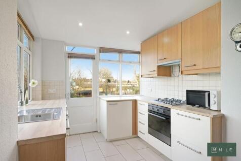 Flat 1, 165 Brond...