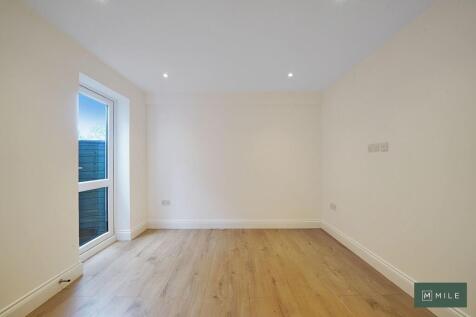 Flat 2, 52 Coles ...
