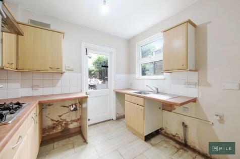 33 Warbeck Road -...