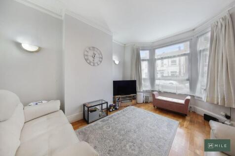 147a Purves Road ...