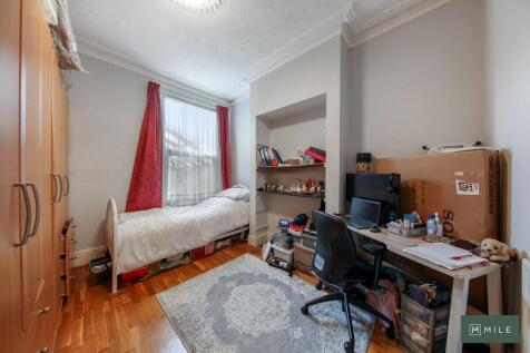 147a Purves Road ...