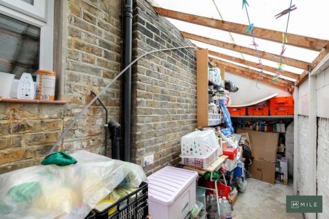147a Purves Road ...