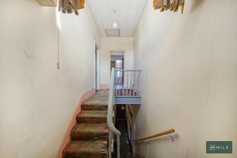 81 Purves Road - ...