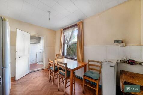 81 Purves Road - ...