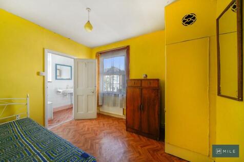 81 Purves Road - ...