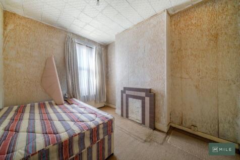 81 Purves Road - ...