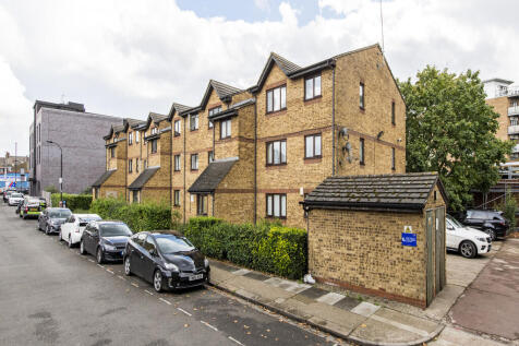 15 Albany Court, ...