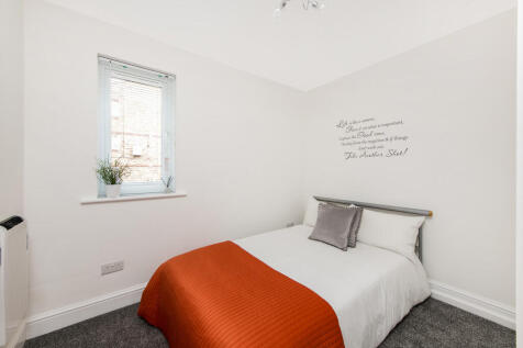 15 Albany Court, ...