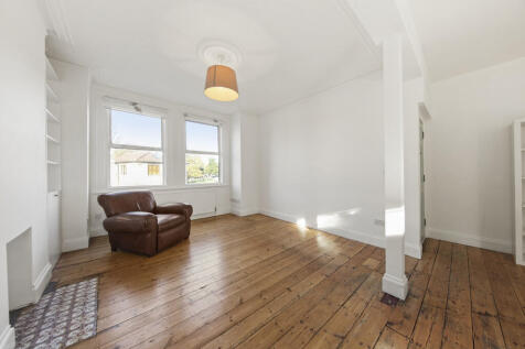 156 Roundwood Roa...