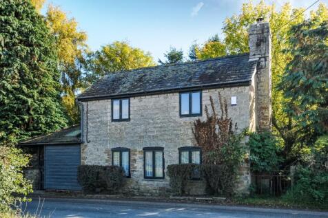 A wonderful 2 bedroom cottage with private garden