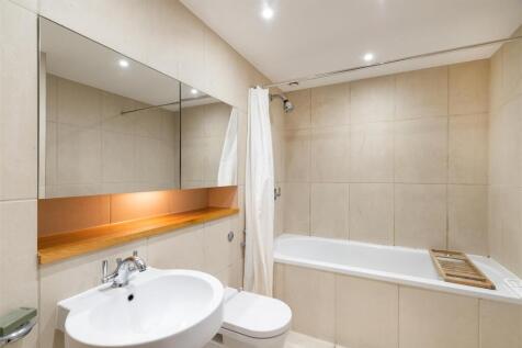 Eustace 9 bath1.jpg