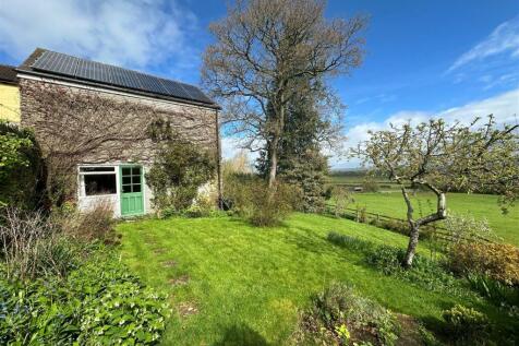 Garden and Garage/ Outbuilding