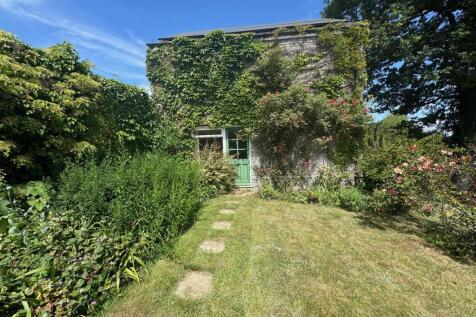 Garden and Garage/ Outbuilding