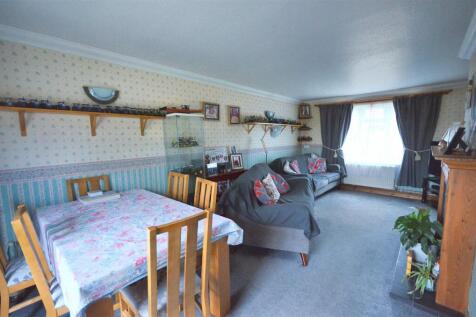 Sitting/Dining Room