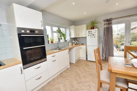 Kitchen/Dining Area