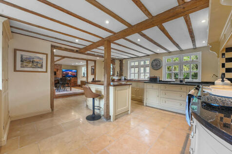 Kitchen/breakfast...