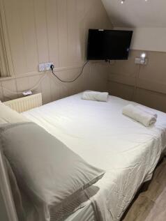 Bedroom 4.jpg