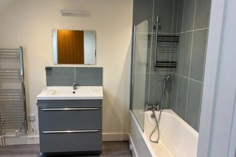 Bedroom 1 Ensuite 