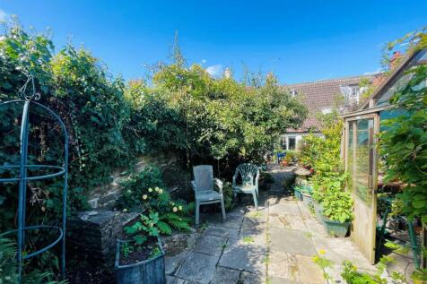 16churchgdn4.jpg