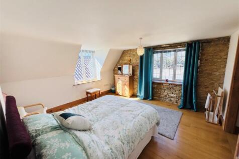 Swanbed2.jpg