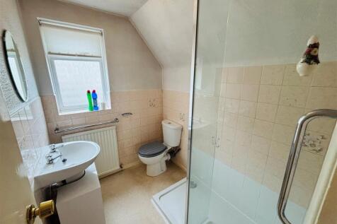 1trentshower.jpg