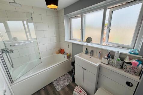 15hampbath.jpg