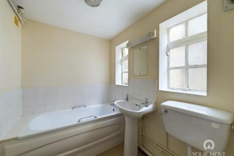 Flat A Bathroom