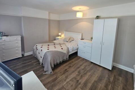 52A coro - bed pic1.jpg