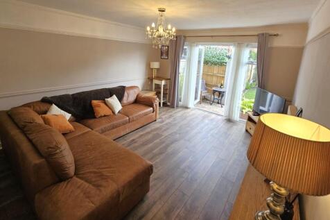 52A coro - Lounge pic3.jpg
