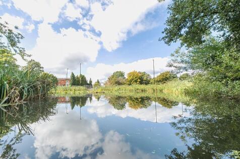 Sanderstead Pond