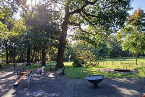 Haling Grove gardens