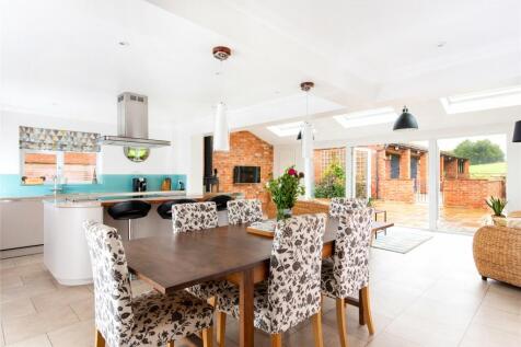 Kitchen/Breakfast Rm