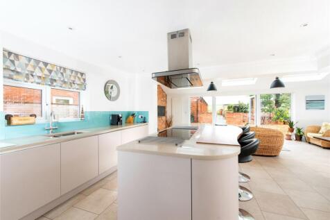 Kitchen/Breakfast Rm