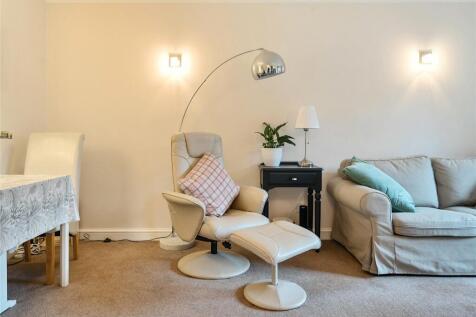 Sitting/Dining Room