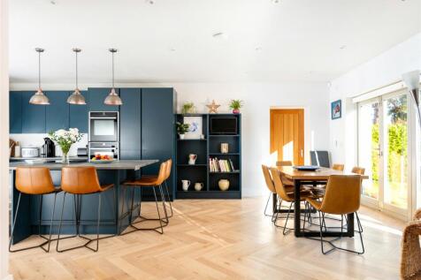 Kitchen/Dining