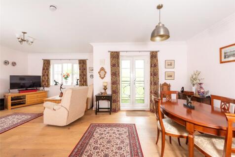 Sitting/Dining Room