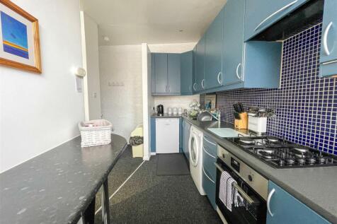 Kitchen 3.jpg