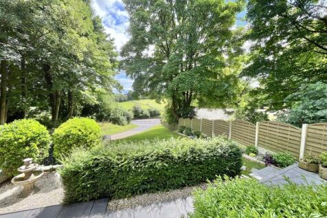 Gardens &amp; Patio Areas