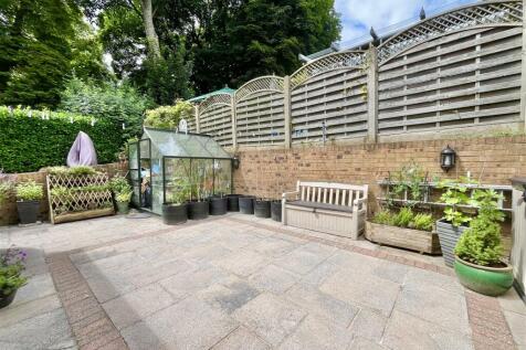 Gardens &amp; Patio Areas
