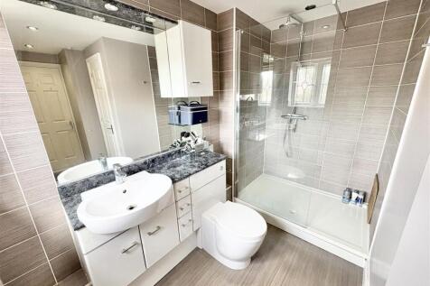 Master En-Suite