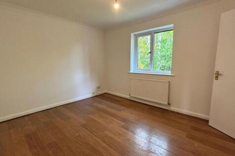 Bedroom 1.jpg