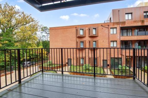 32 Hillside Place (7).jpg