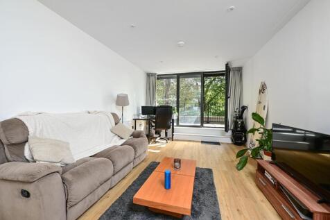 84 Hillside Place (1).jpg