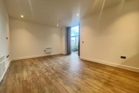 WhatsApp Image 2025-11-25 at 14.31.12 (1).jpeg